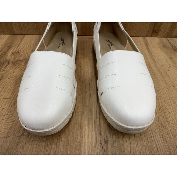 Easy Street Bugsy Slip On Flats Women's Size 11M Egg Shell White 31-7243 - Picture 6 of 15